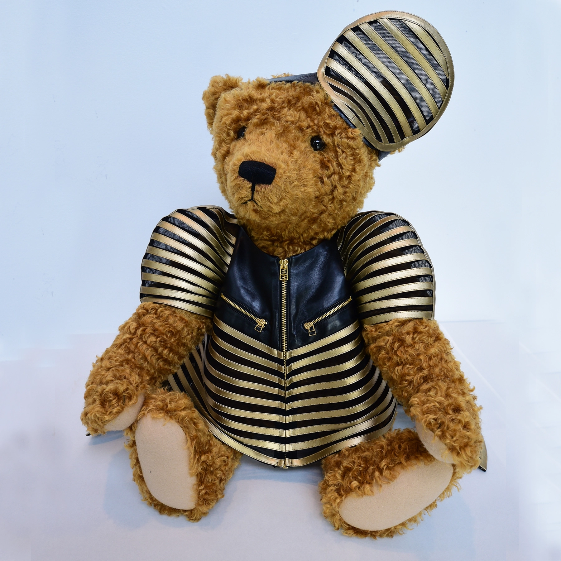 Teddy Bear Femme designed by JUNKO KOSHINO